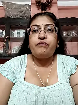 Snapshot of LAVERNIYA_ chatting on 13, 2, 2025 LAVERNIYA  online show from 13, 2, 2025