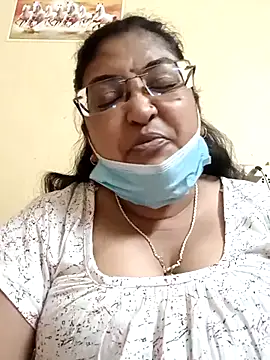Snapshot of LAVERNIYA_ chatting on 28, 2, 2025 LAVERNIYA  online show from 28, 2, 2025