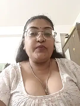 Snapshot of LAVERNIYA_ chatting on 9, 9, 2025 LAVERNIYA  online show from 9, 9, 2025