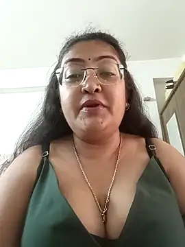 Snapshot of LAVERNIYA_ chatting on 10, 9, 2025 LAVERNIYA  online show from 10, 9, 2025