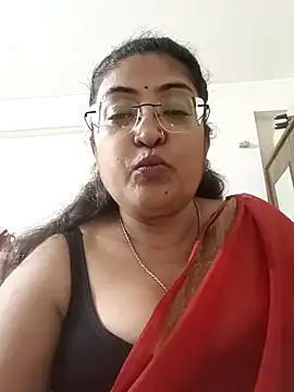 Snapshot of LAVERNIYA_ chatting on 11, 9, 2025 LAVERNIYA  online show from 11, 9, 2025