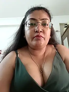 Snapshot of LAVERNIYA_ chatting on 13, 9, 2025 LAVERNIYA  online show from 13, 9, 2025