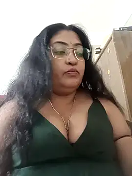Snapshot of LAVERNIYA_ chatting on 16, 9, 2025 LAVERNIYA  online show from 16, 9, 2025