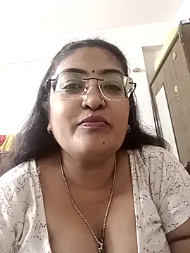 Snapshot of LAVERNIYA_ chatting on 21, 9, 2025 LAVERNIYA  online show from 21, 9, 2025