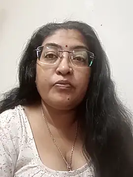 Snapshot of LAVERNIYA_ chatting on 15, 10, 2025 LAVERNIYA  online show from 15, 10, 2025