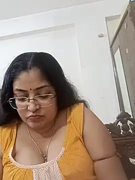 Snapshot of LAVERNIYA_ chatting on 18, 10, 2025 LAVERNIYA  online show from 18, 10, 2025