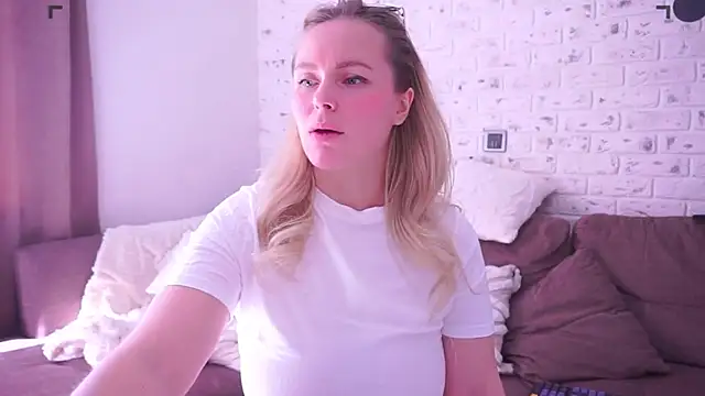 Charming Daphny online show from 20, 3, 2025