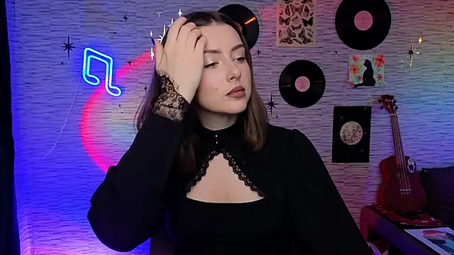 Snapshot of GloriaElmer chatting on 2, 12, 2024 GloriaElmer online show from 2, 12, 2024