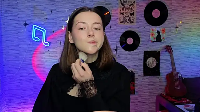 Snapshot of GloriaElmer chatting on 3, 12, 2024 GloriaElmer online show from 3, 12, 2024