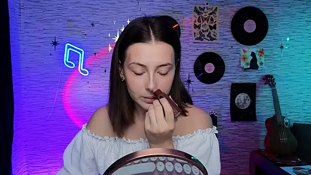 Snapshot of GloriaElmer chatting on 6, 12, 2024 GloriaElmer online show from 6, 12, 2024