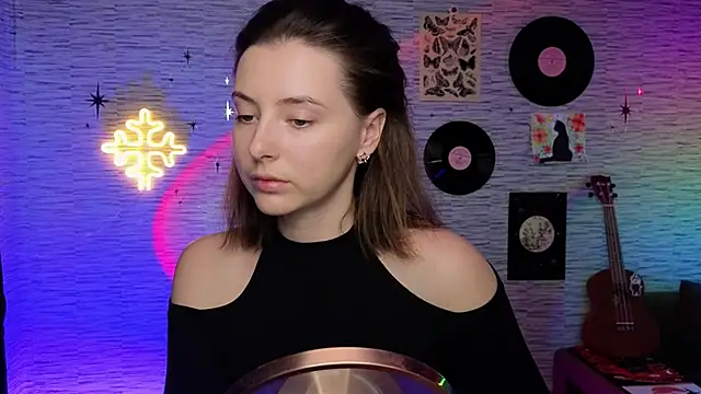 Snapshot of GloriaElmer chatting on 9, 12, 2024 GloriaElmer online show from 9, 12, 2024