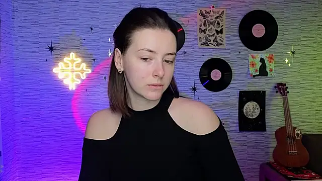 Snapshot of GloriaElmer chatting on 10, 12, 2024 GloriaElmer online show from 10, 12, 2024