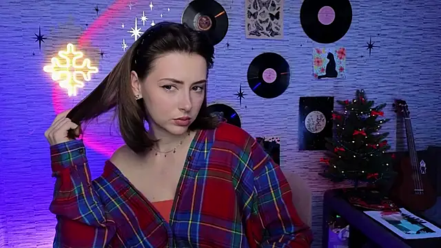 Snapshot of GloriaElmer chatting on 13, 12, 2024 GloriaElmer online show from 13, 12, 2024