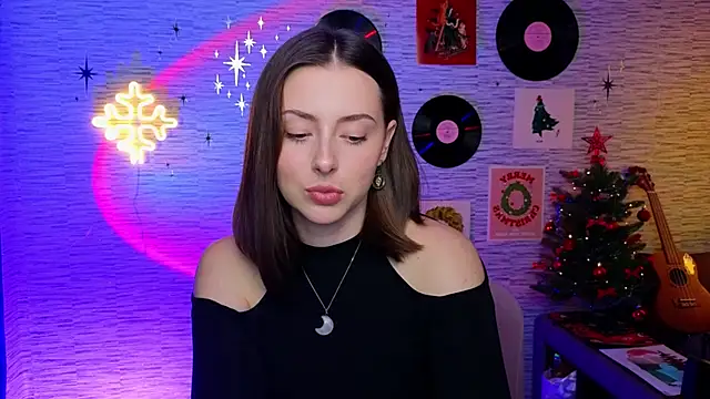 Snapshot of GloriaElmer chatting on 23, 12, 2024 GloriaElmer online show from 23, 12, 2024