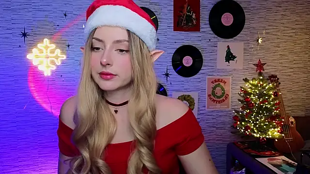 Snapshot of GloriaElmer chatting on 25, 12, 2024 GloriaElmer online show from 25, 12, 2024