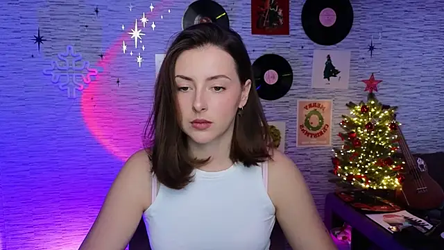 Snapshot of GloriaElmer chatting on 10, 1, 2025 GloriaElmer online show from 10, 1, 2025