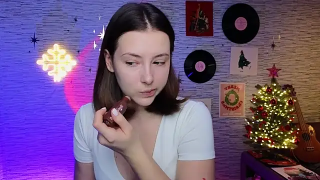 Snapshot of GloriaElmer chatting on 13, 1, 2025 GloriaElmer online show from 13, 1, 2025