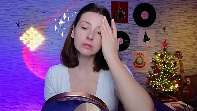 Snapshot of GloriaElmer chatting on 14, 1, 2025 GloriaElmer online show from 14, 1, 2025