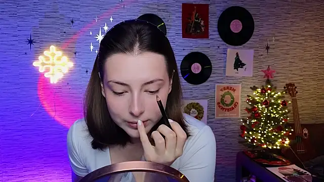 Snapshot of GloriaElmer chatting on 15, 1, 2025 GloriaElmer online show from 15, 1, 2025