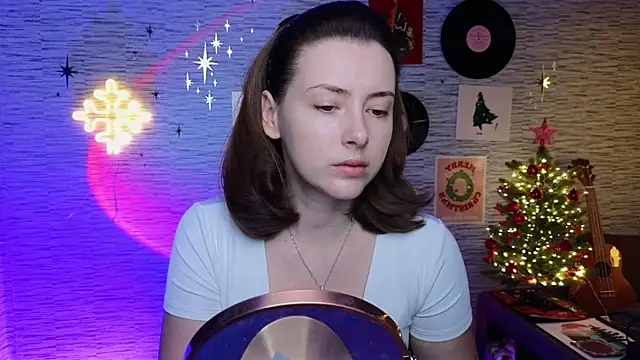 Snapshot of GloriaElmer chatting on 16, 1, 2025 GloriaElmer online show from 16, 1, 2025