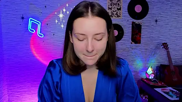 Snapshot of GloriaElmer chatting on 3, 2, 2025 GloriaElmer online show from 3, 2, 2025