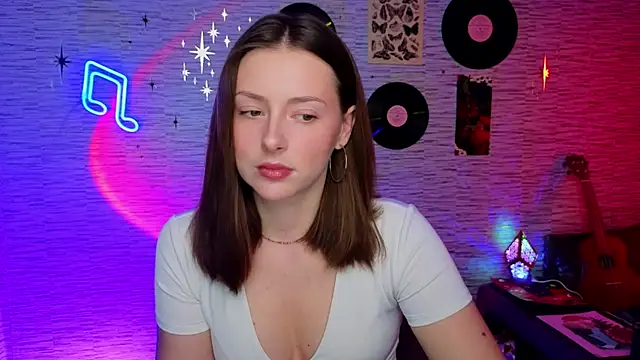 Snapshot of GloriaElmer chatting on 4, 2, 2025 GloriaElmer online show from 4, 2, 2025