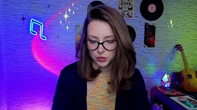 Snapshot of GloriaElmer chatting on 6, 2, 2025 GloriaElmer online show from 6, 2, 2025