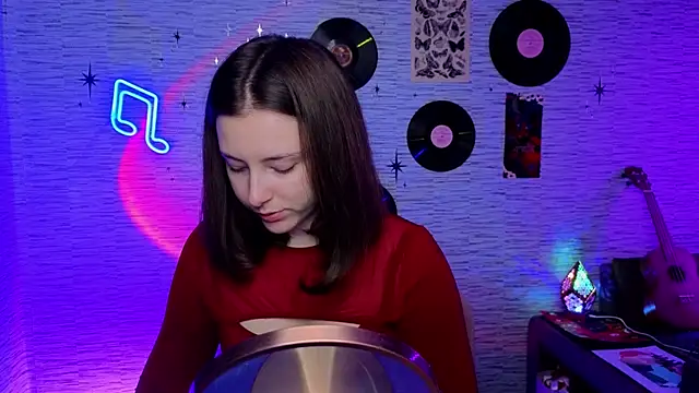 Snapshot of GloriaElmer chatting on 11, 2, 2025 GloriaElmer online show from 11, 2, 2025