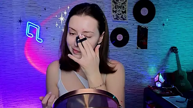 Snapshot of GloriaElmer chatting on 28, 2, 2025 GloriaElmer online show from 28, 2, 2025