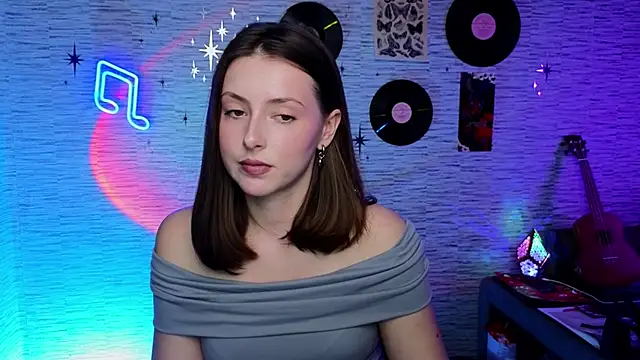 Snapshot of GloriaElmer chatting on 3, 3, 2025 GloriaElmer online show from 3, 3, 2025