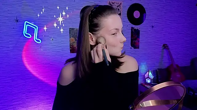 Snapshot of GloriaElmer chatting on 21, 3, 2025 GloriaElmer online show from 21, 3, 2025