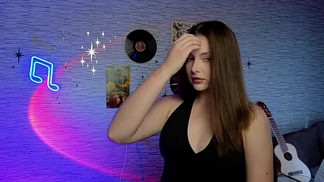 Snapshot of GloriaElmer chatting on 13, 10, 2025 GloriaElmer online show from 13, 10, 2025