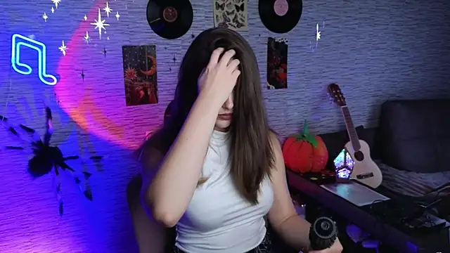 Snapshot of GloriaElmer chatting on 1, 11, 2025 GloriaElmer online show from 1, 11, 2025