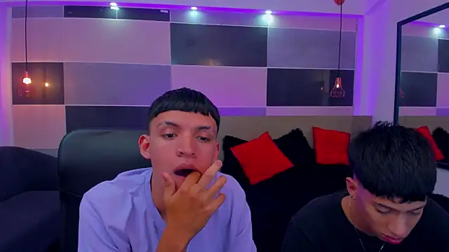 Snapshot of Juan_Nd_Steven chatting on 13, 12, 2024 Juan Nd Steven online show from 13, 12, 2024