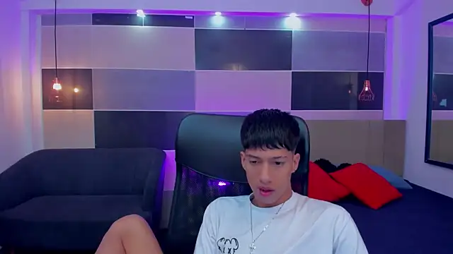 Snapshot of Juan_Nd_Steven chatting on 29, 12, 2024 Juan Nd Steven online show from 29, 12, 2024