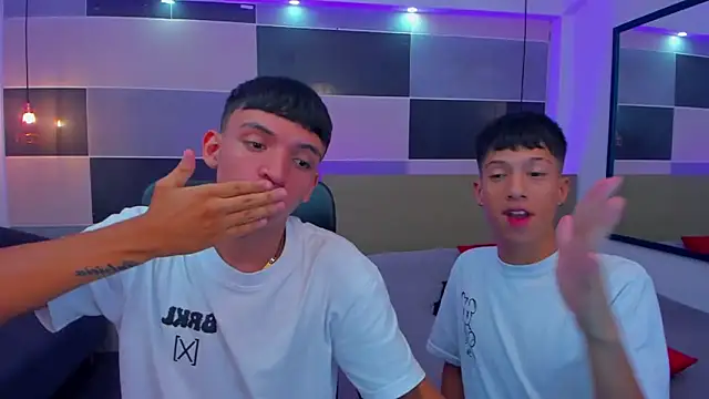 Snapshot of Juan_Nd_Steven chatting on 5, 3, 2025 Juan Nd Steven online show from 5, 3, 2025