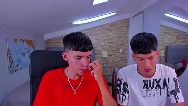 Snapshot of Juan_Nd_Steven chatting on 5, 3, 2025 Juan Nd Steven online show from 5, 3, 2025