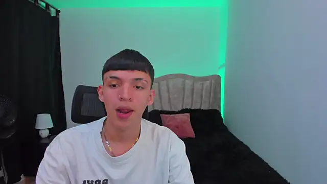 Snapshot of Juan_Nd_Steven chatting on 24, 9, 2025 Juan Nd Steven online show from 24, 9, 2025