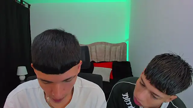 Snapshot of Juan_Nd_Steven chatting on 3, 10, 2025 Juan Nd Steven online show from 3, 10, 2025