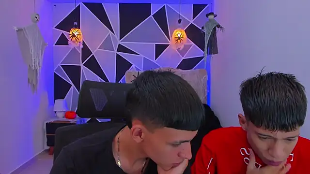 Snapshot of Juan_Nd_Steven chatting on 28, 10, 2025 Juan Nd Steven online show from 28, 10, 2025