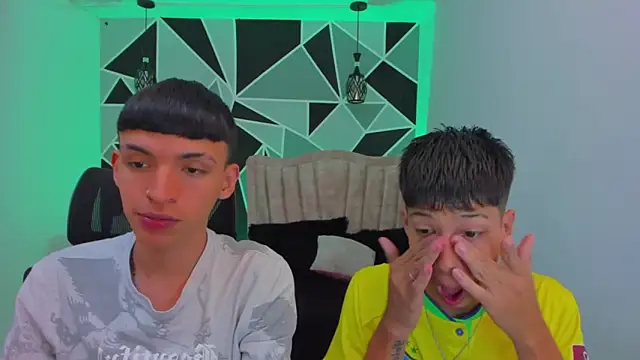 Snapshot of Juan_Nd_Steven chatting on 12, 11, 2025 Juan Nd Steven online show from 12, 11, 2025