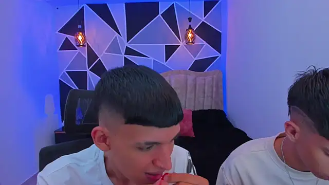 Snapshot of Juan_Nd_Steven chatting on 15, 11, 2025 Juan Nd Steven online show from 15, 11, 2025