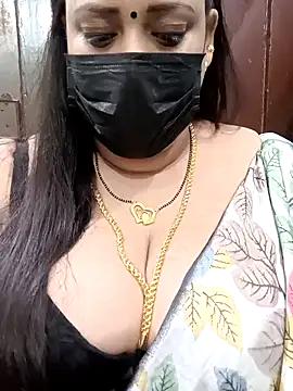 Snapshot of ashikaa_r chatting on 7, 1, 2025 ashikaa r online show from 7, 1, 2025