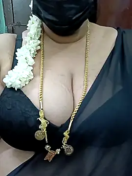 Snapshot of ashikaa_r chatting on 13, 3, 2025 ashikaa r online show from 13, 3, 2025