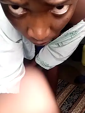 Snapshot of pretty_prickle chatting on 21, 11, 2025 pretty prickle online show from 21, 11, 2025