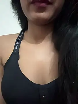 Snapshot of Hot_Goldengirl chatting on 7, 4, 2026 Hot Goldengirl online show from 7, 4, 2026
