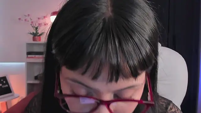 nahiapaws online show from 1, 4, 2026