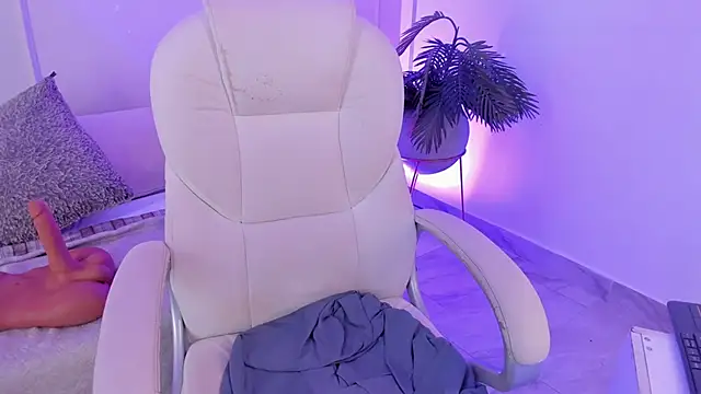 Mariapettit online show from 3, 3, 2025