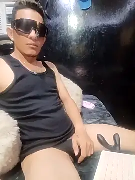 Snapshot of Ale21-345 chatting on 2, 2, 2026 Ale21-345 online show from 2, 2, 2026