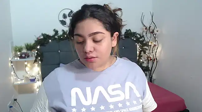Snapshot of KathyGonzalez chatting on 6, 12, 2024 KathyGonzalez online show from 6, 12, 2024